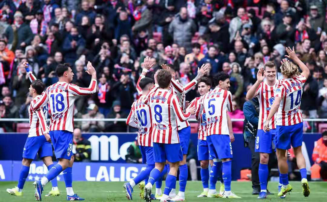 西甲第21轮激情对决：马德里竞技主场3比0完胜马略卡