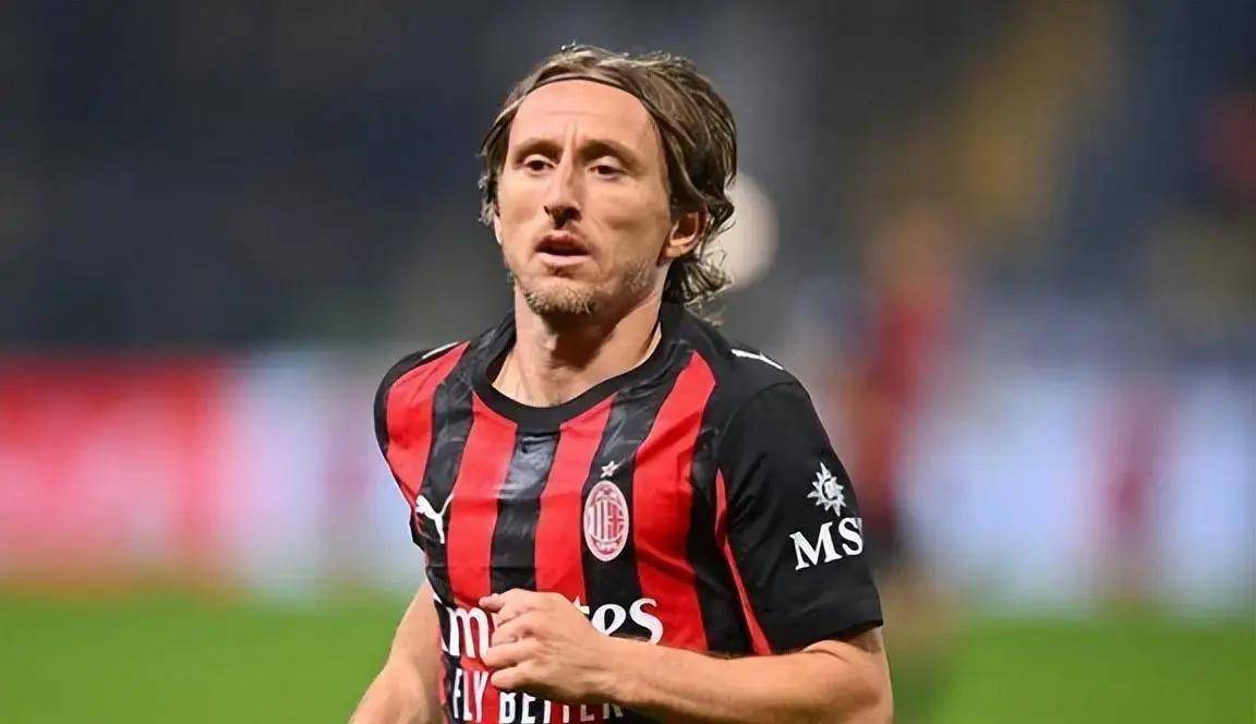 意甲爆大冷！AC米兰主场被弱旅逼平，赛后评分出炉，全场最佳竟是他！