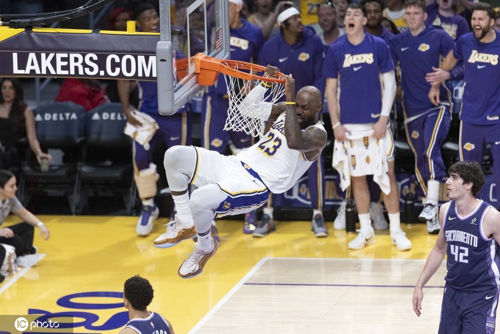 东契奇28+5+9詹姆斯24+1+5 湖人胜国王